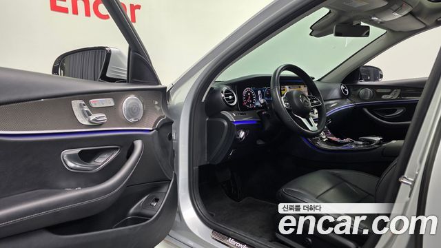 Mercedes-Benz E-Class E300 4MATIC AMG Line