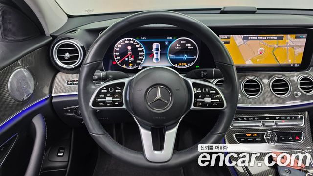 Mercedes-Benz E-Class E300 4MATIC AMG Line