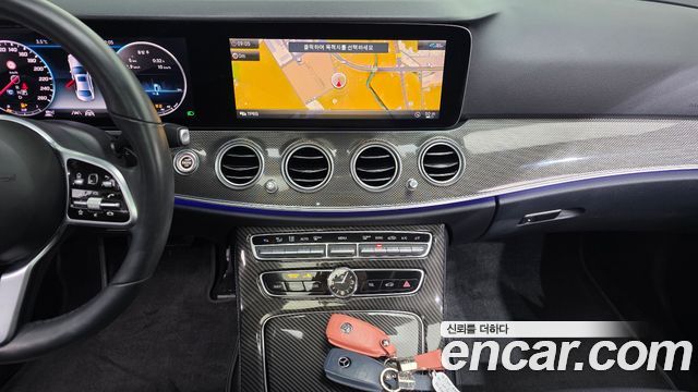 Mercedes-Benz E-Class E300 4MATIC AMG Line