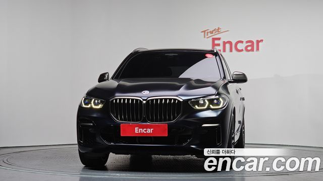 BMW X5 M50i