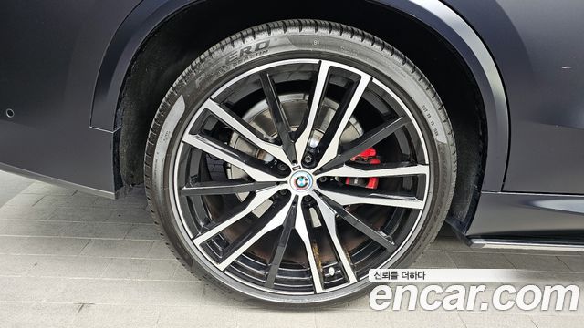 BMW X5 M50i