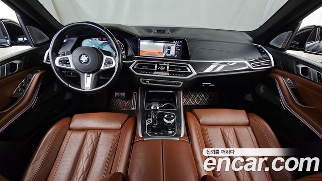 BMW X5 M50i