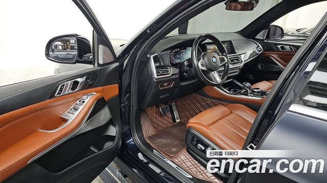 BMW X5 M50i