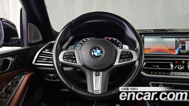 BMW X5 M50i