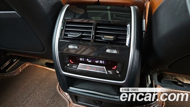 BMW X5 M50i