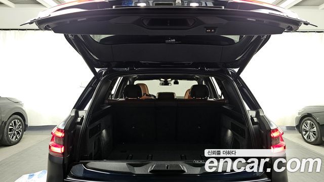 BMW X5 M50i