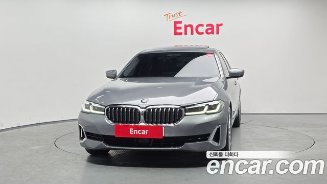 BMW 5-Series 520i Luxury