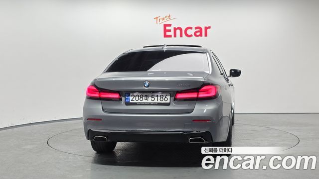 BMW 5-Series 520i Luxury