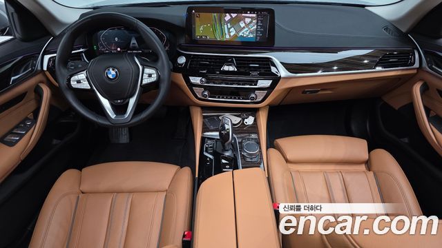 BMW 5-Series 520i Luxury