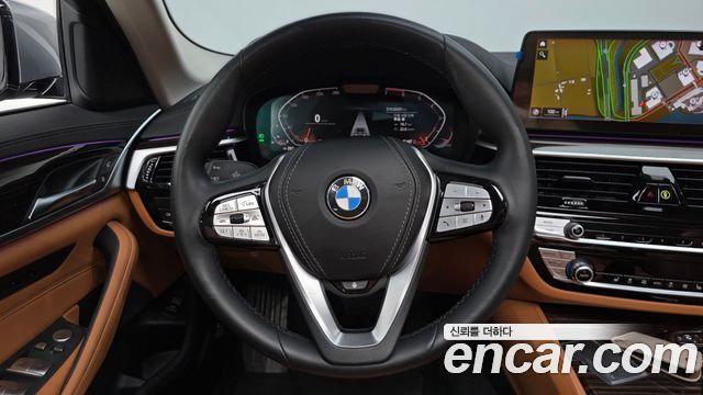 BMW 5-Series 520i Luxury
