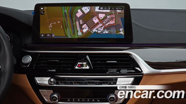 BMW 5-Series 520i Luxury