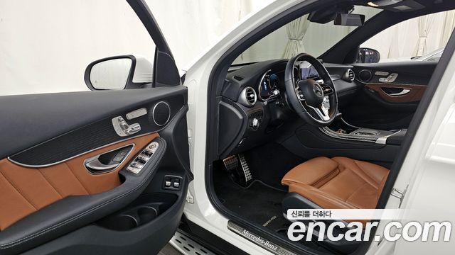Mercedes-Benz GLC-Class GLC300e 4MATIC Coupe