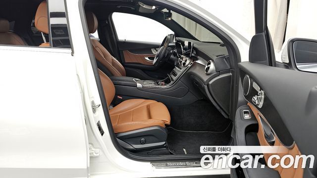 Mercedes-Benz GLC-Class GLC300e 4MATIC Coupe