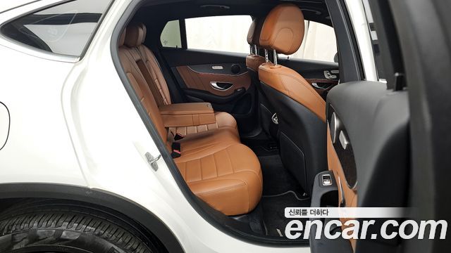 Mercedes-Benz GLC-Class GLC300e 4MATIC Coupe
