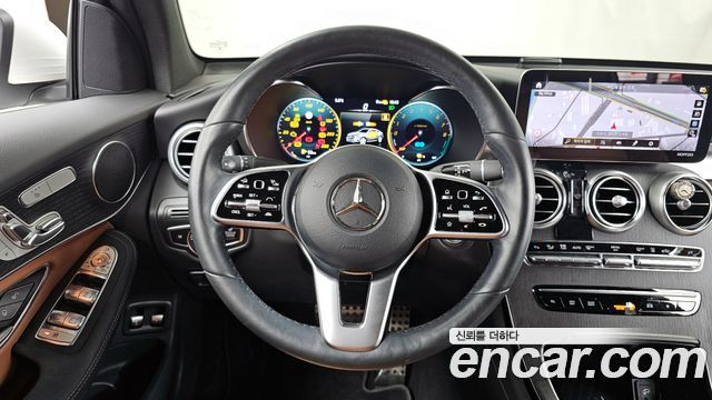 Mercedes-Benz GLC-Class GLC300e 4MATIC Coupe