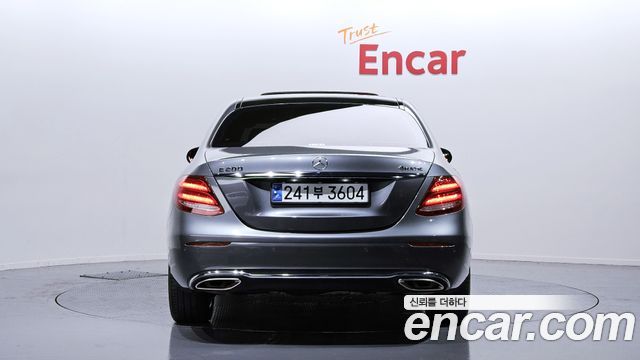 Mercedes-Benz E-Class E200 Avantgarde