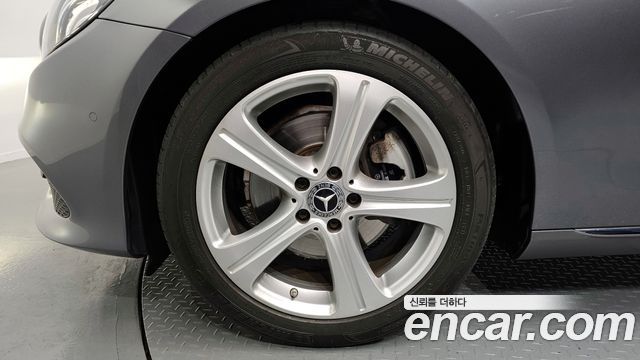 Mercedes-Benz E-Class E200 Avantgarde