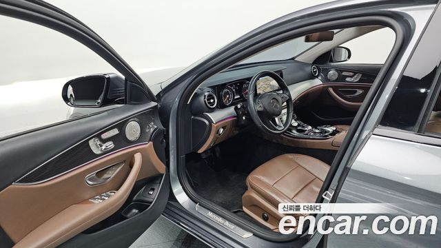 Mercedes-Benz E-Class E200 Avantgarde