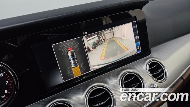 Mercedes-Benz E-Class E200 Avantgarde