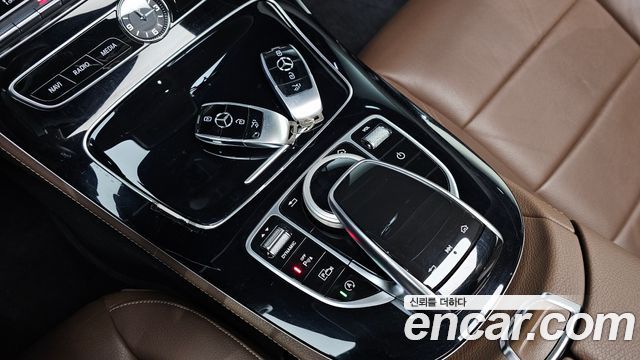 Mercedes-Benz E-Class E200 Avantgarde