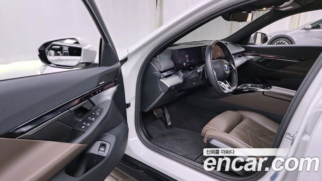 BMW 5-Series 523d M Sport