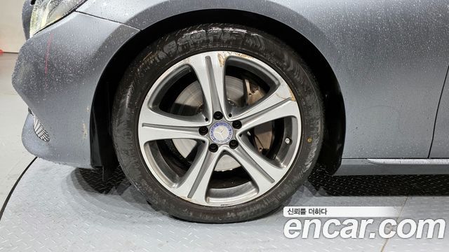 Mercedes-Benz E-Class E300 Avantgarde