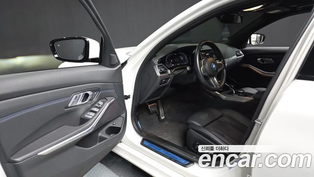 BMW 3-Series 320e M Sports