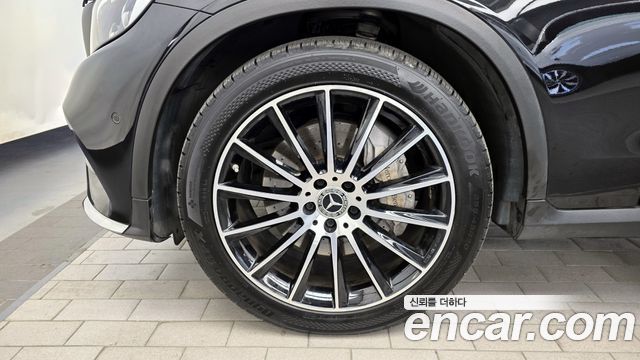 Mercedes-Benz GLC-Class GLC300 4MATIC AMG Line Coupe