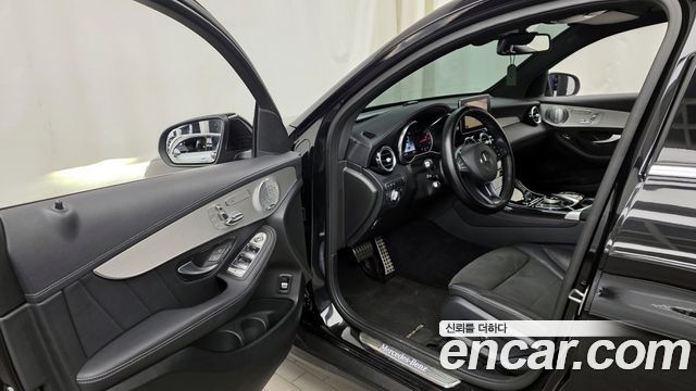 Mercedes-Benz GLC-Class GLC300 4MATIC AMG Line Coupe