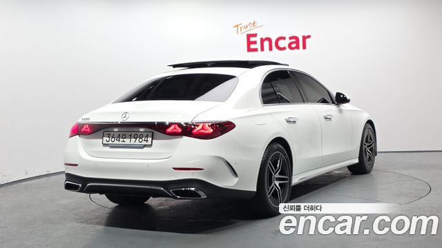 Mercedes-Benz E-Class E200 AMG Line