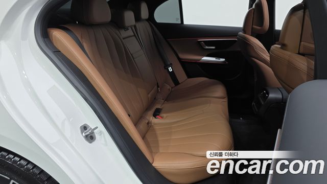 Mercedes-Benz E-Class E200 AMG Line