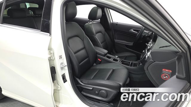 Mercedes-Benz A-Class A200