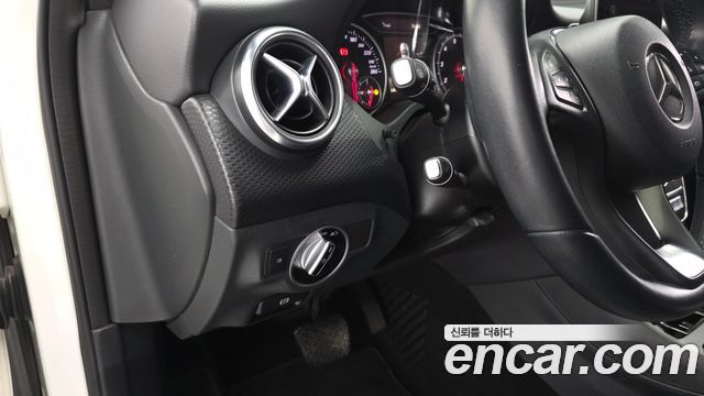 Mercedes-Benz A-Class A200