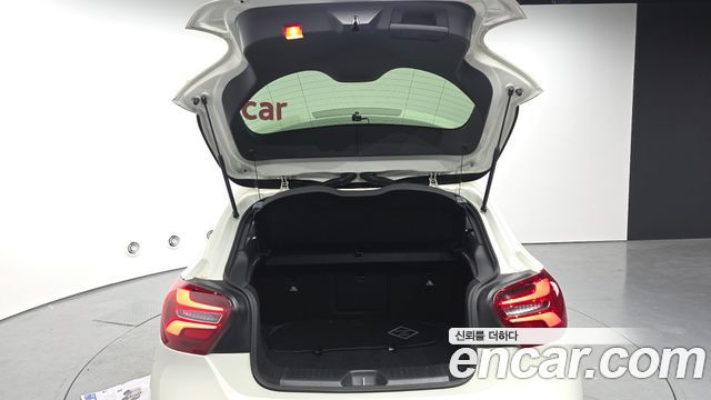 Mercedes-Benz A-Class A200