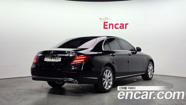 Mercedes-Benz E-Class E300 4MATIC Exclusive