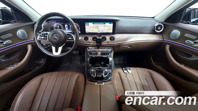 Mercedes-Benz E-Class E300 4MATIC Exclusive