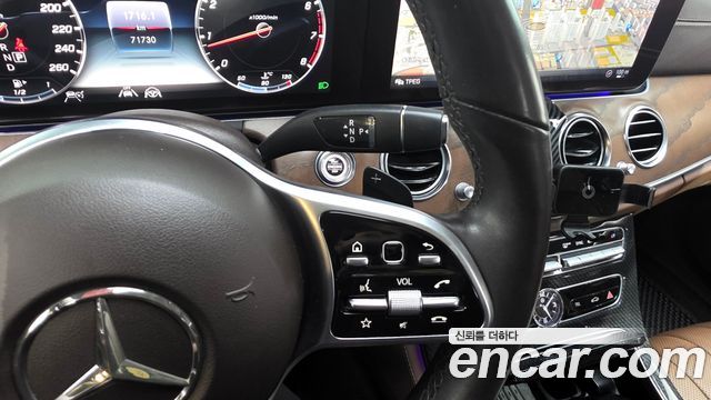 Mercedes-Benz E-Class E300 4MATIC Exclusive