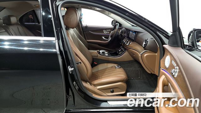 Mercedes-Benz E-Class E300 4MATIC Exclusive