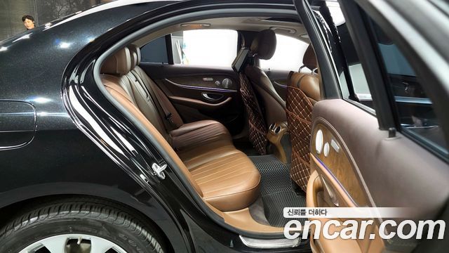 Mercedes-Benz E-Class E300 4MATIC Exclusive