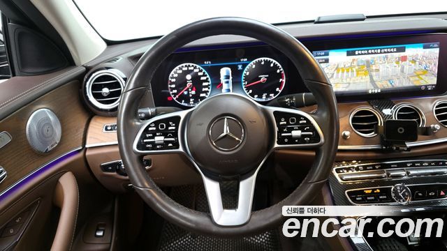 Mercedes-Benz E-Class E300 4MATIC Exclusive