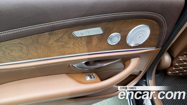 Mercedes-Benz E-Class E300 4MATIC Exclusive