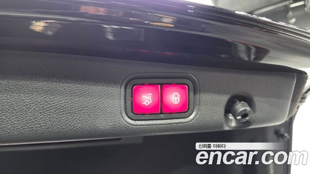 Mercedes-Benz E-Class E300 4MATIC Exclusive