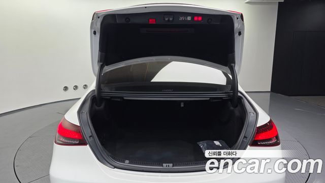 Mercedes-Benz E-Class E220d 4MATIC AMG Line