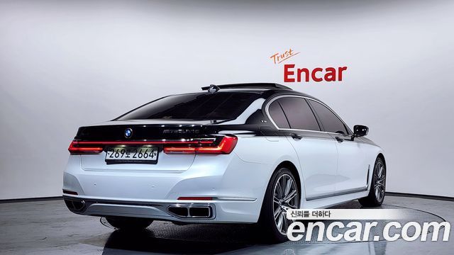 BMW 7-Series M760Li xDrive V12 Excellence