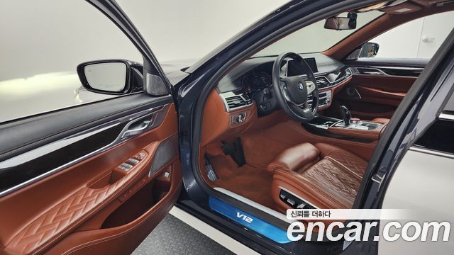 BMW 7-Series M760Li xDrive V12 Excellence