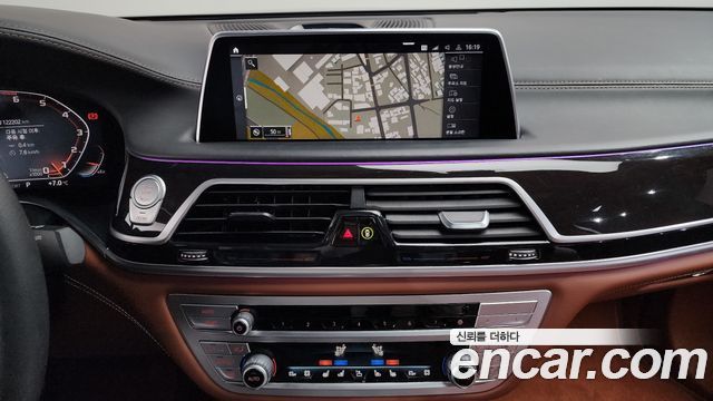 BMW 7-Series M760Li xDrive V12 Excellence