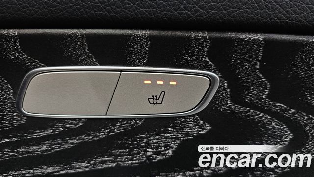 Mercedes-Benz E-Class E350 4MATIC AMG Line Edition