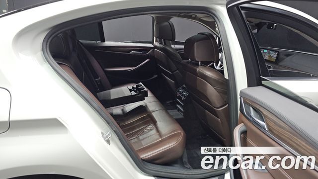 BMW 5-Series 530i xDrive Luxury Plus
