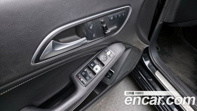 Mercedes-Benz CLA-Class CLA200 d 4MATIC