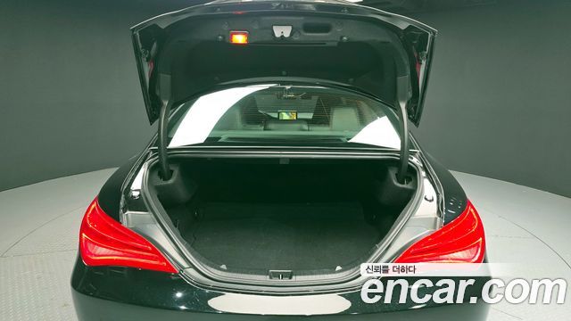 Mercedes-Benz CLA-Class CLA200 d 4MATIC